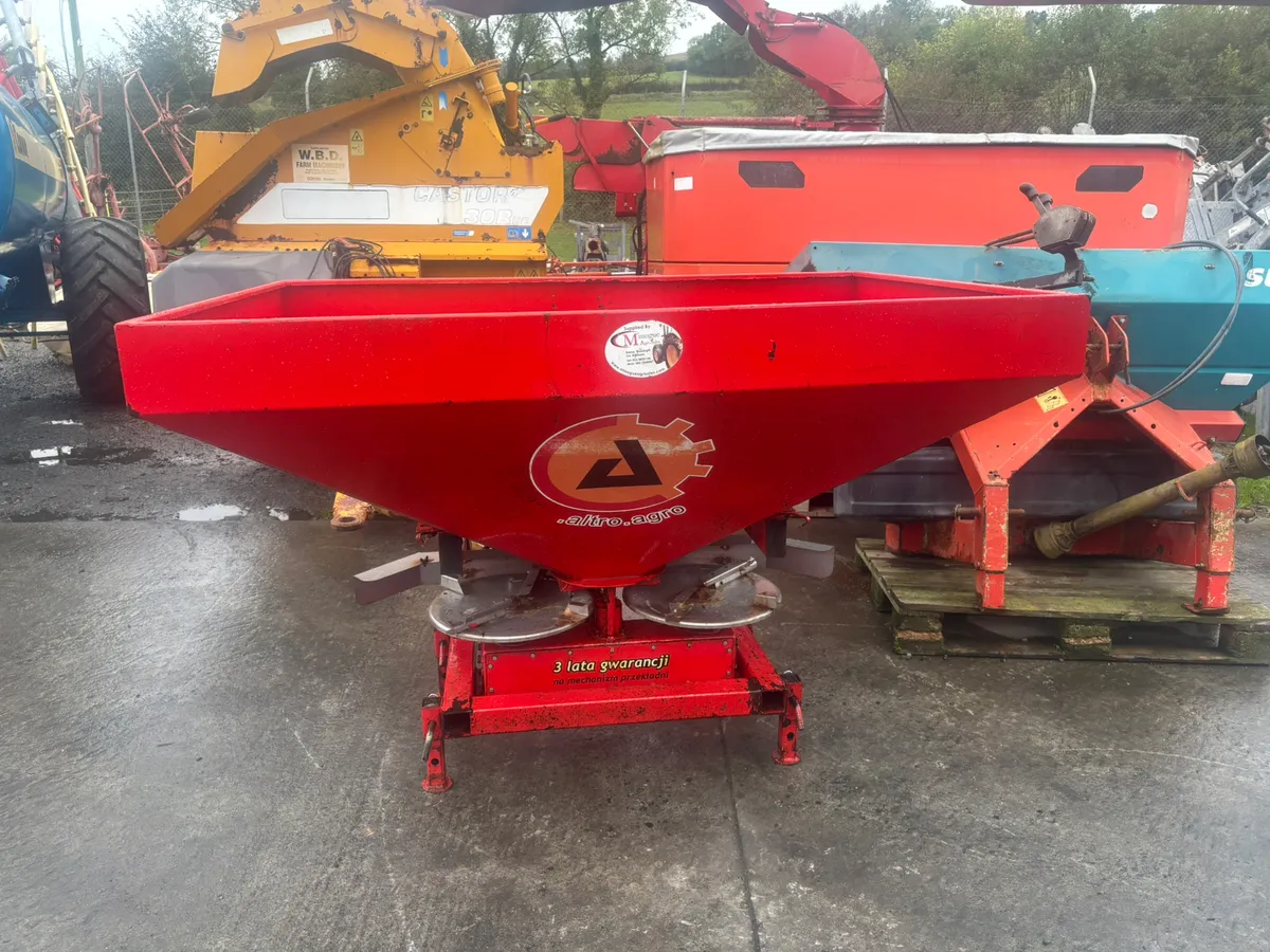 ALTRO FERTILIZER SPREADER - Image 1
