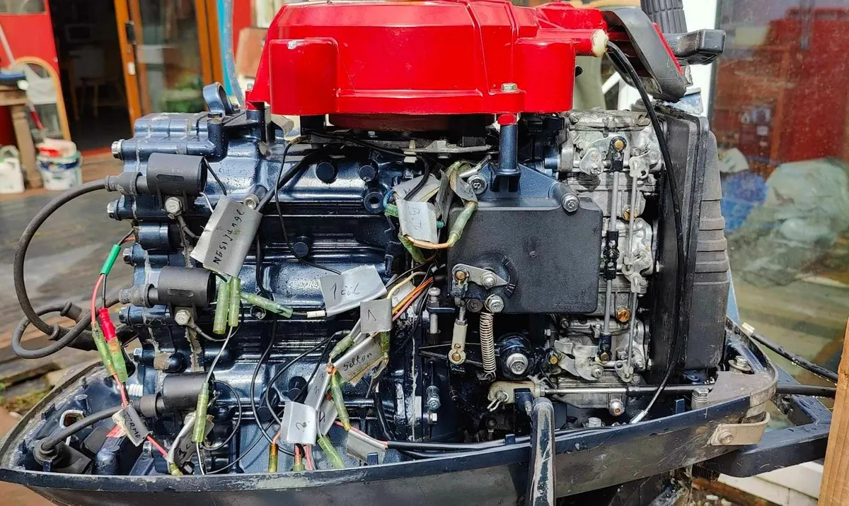 Yamaha 40 HMO outboard motor - Image 2