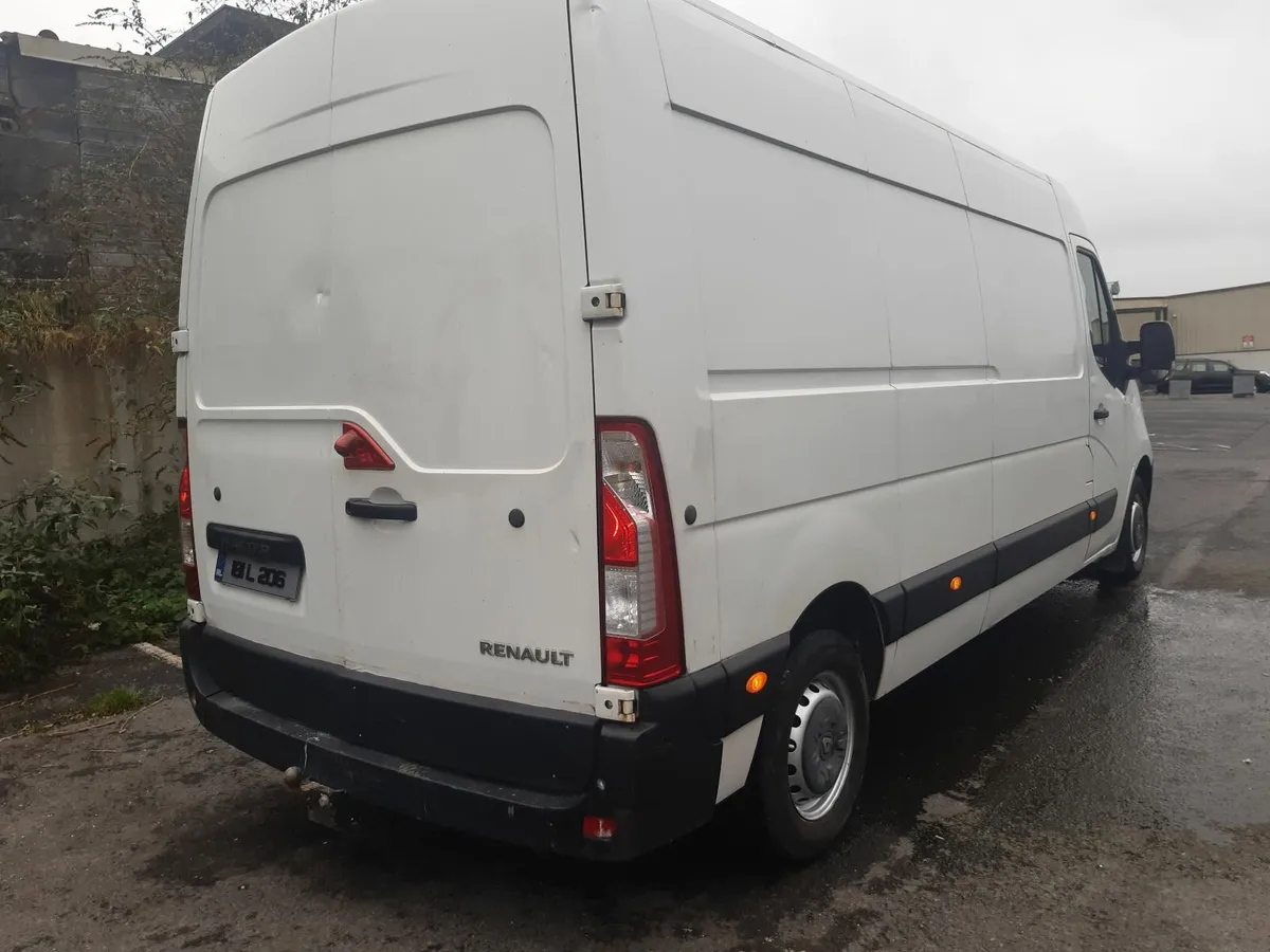 18 MASTER LWB DOE 04/26 TAX 06/26 PRICE 5650 EUR - Image 3