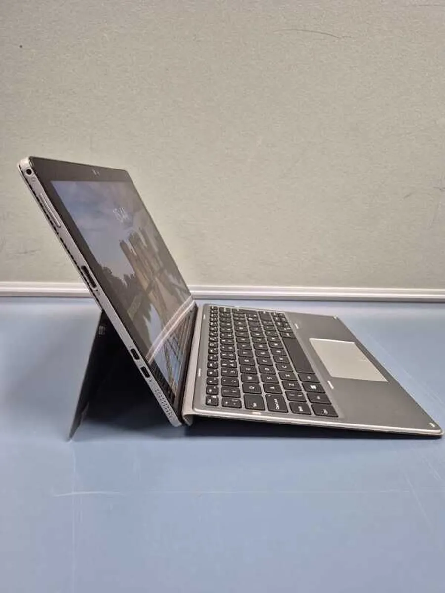 Dell Latitude 7200 2 in 1 with Keyboard - Image 1