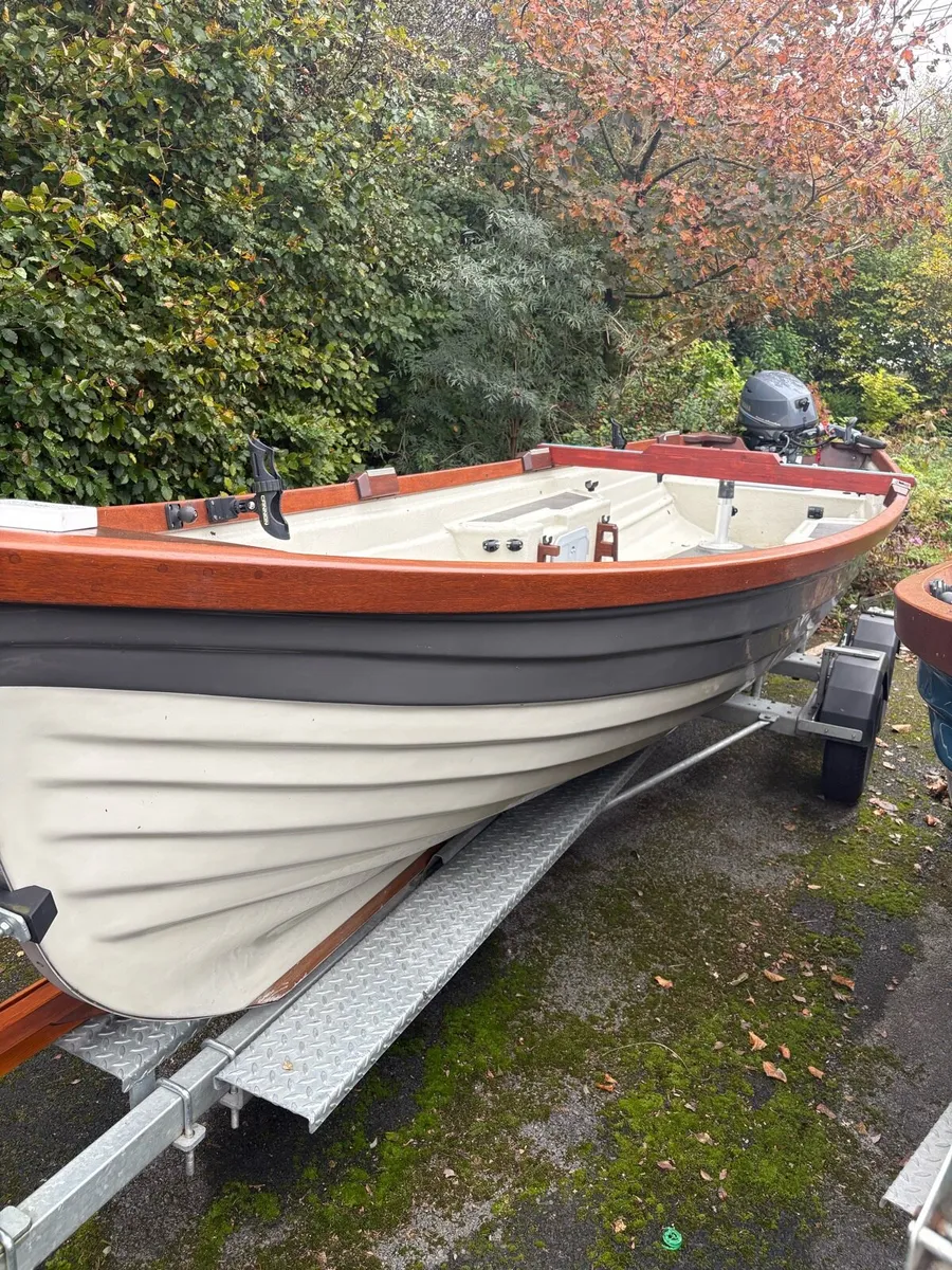 DC boat - Image 1