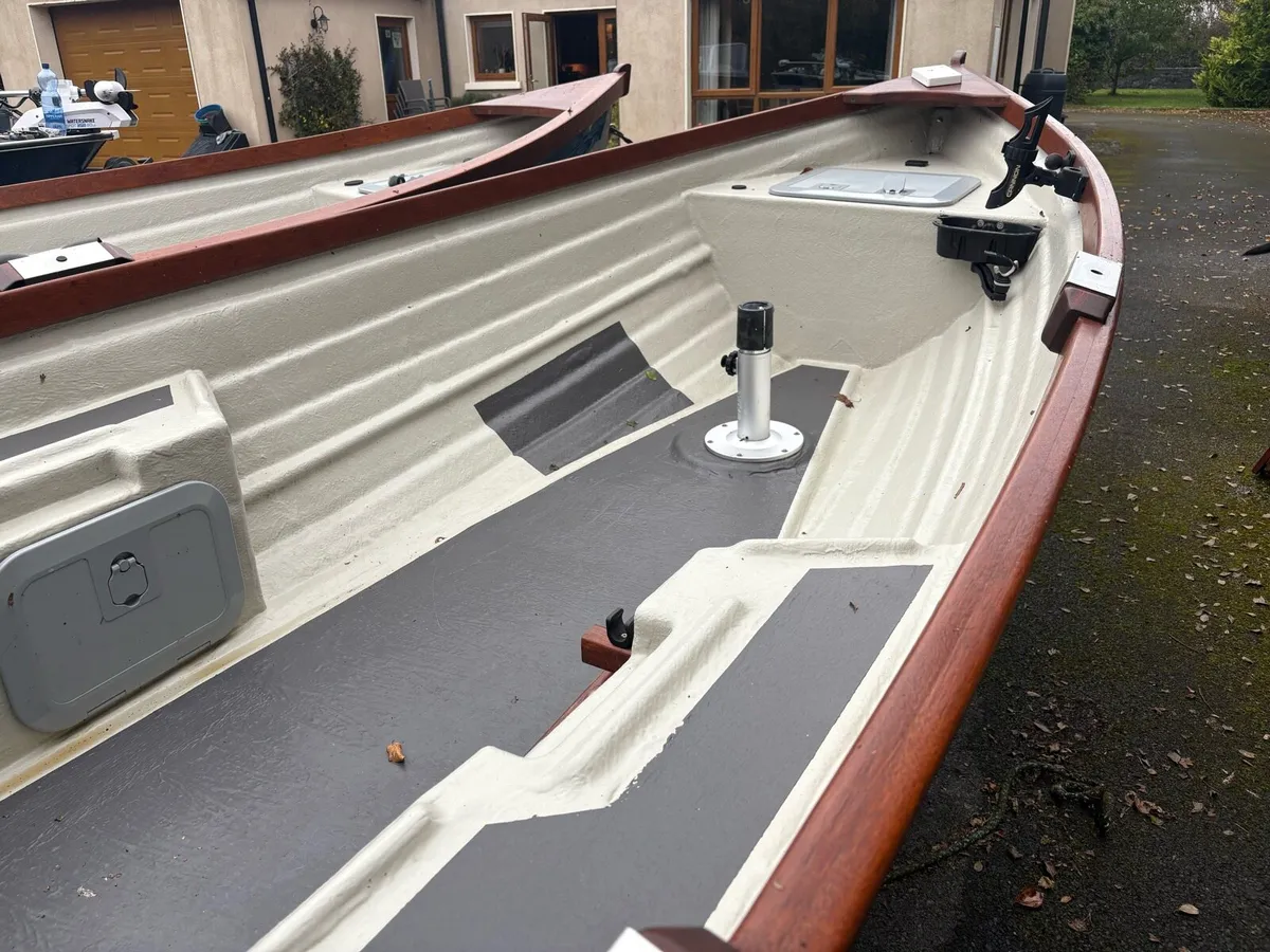 DC boat - Image 2