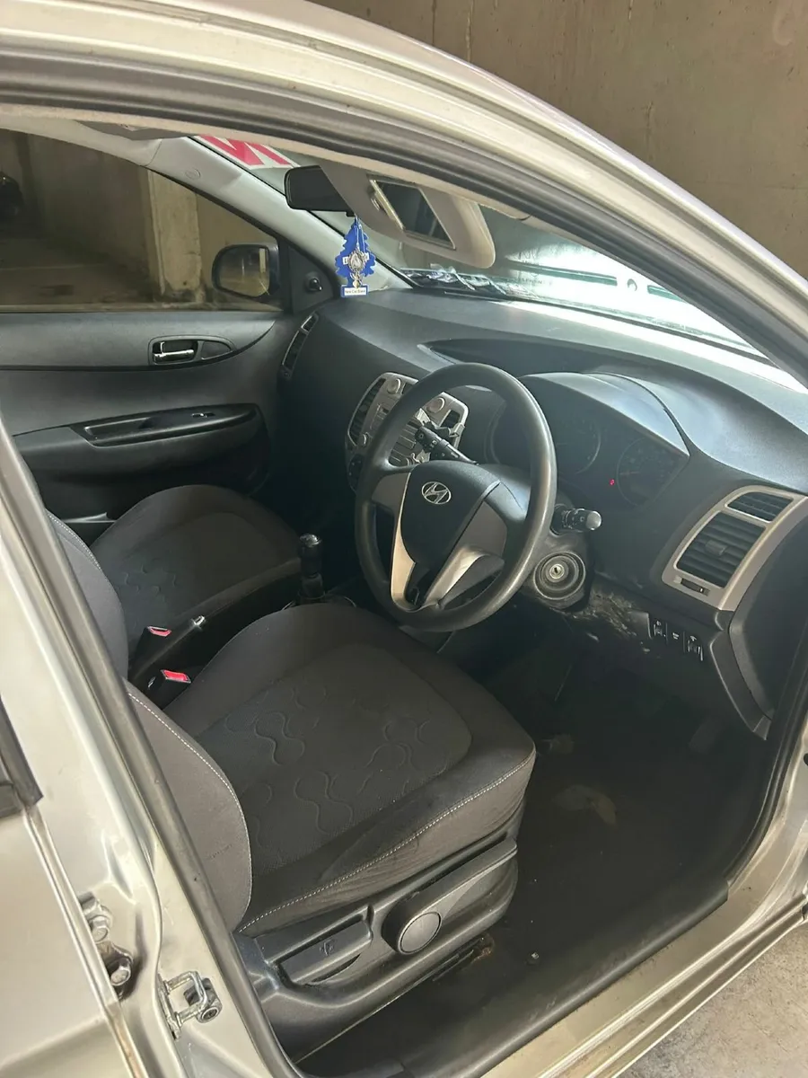 Hyundai i20 2010 - Image 4
