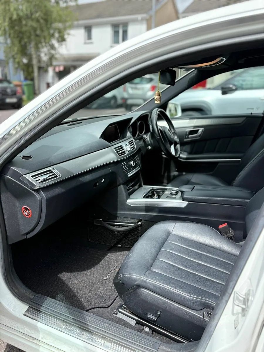 Mercedes E220 Blutech - Image 4