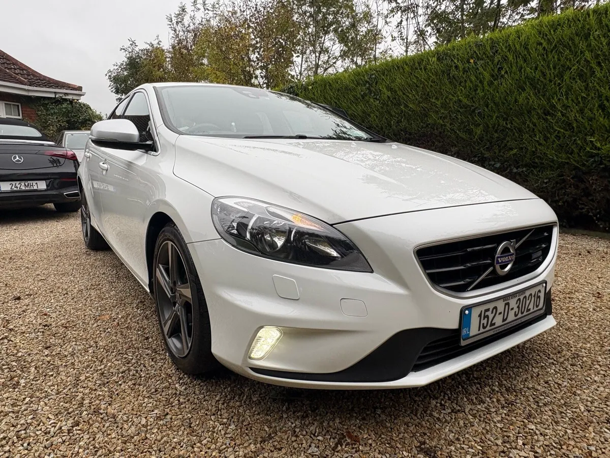 2015 Volvo RDesign , 6 speed manual Diesel - Image 4