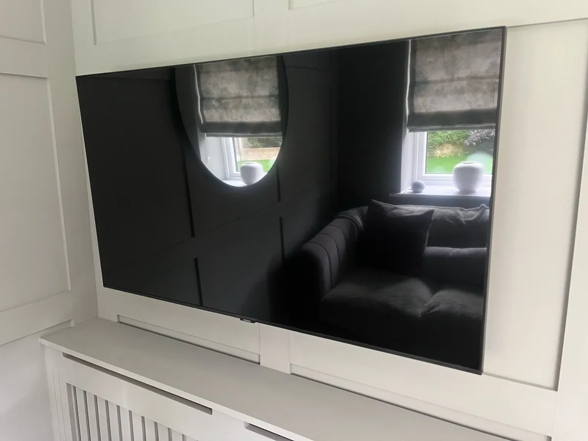 Samsung 55” & Fixed Wall Mount - Image 1