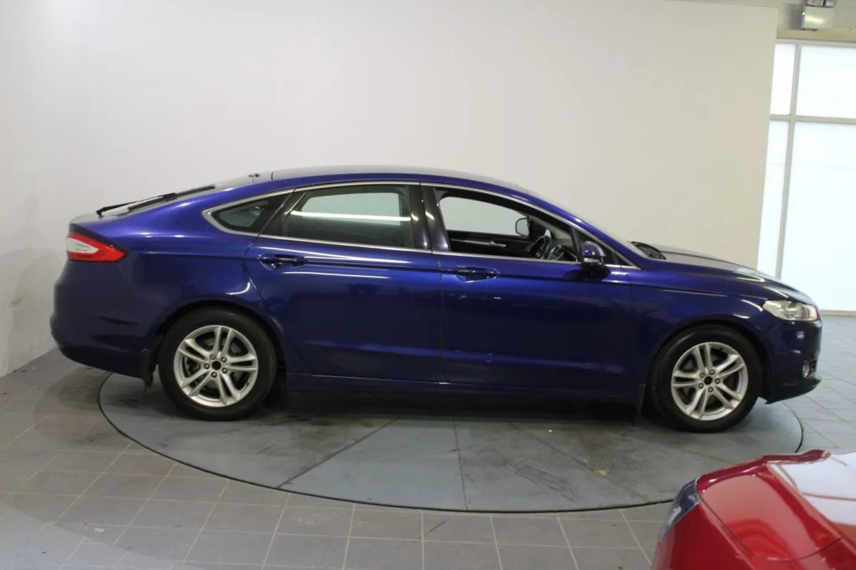 Ford Mondeo 5DR 1.5 Tdci 120HP - Image 4