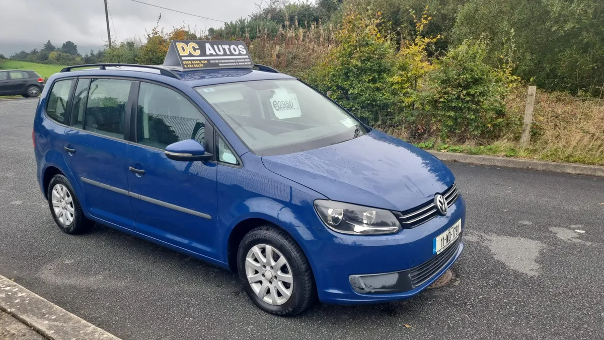 11 VOLKSWAGEN TOURAN 7 Seater - Image 2