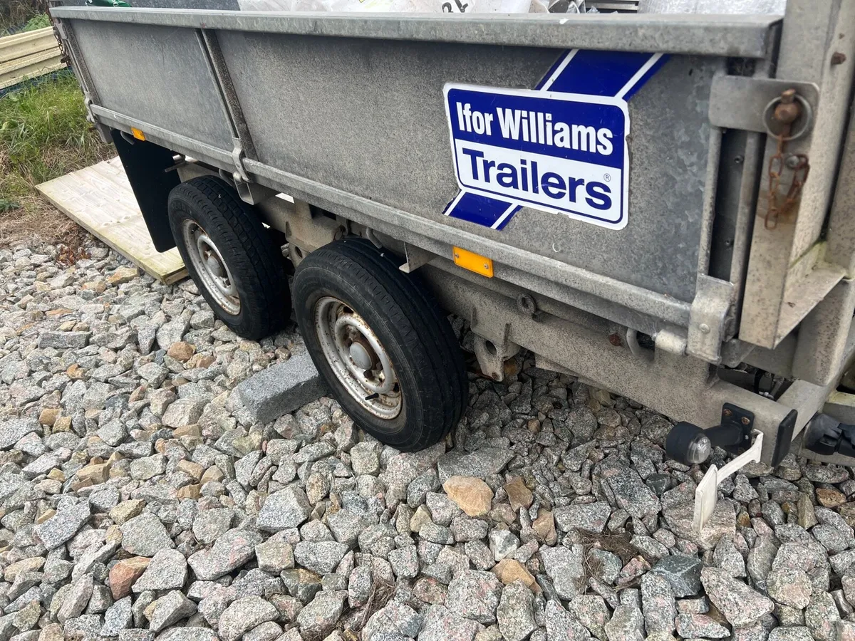 Trailers - Image 2