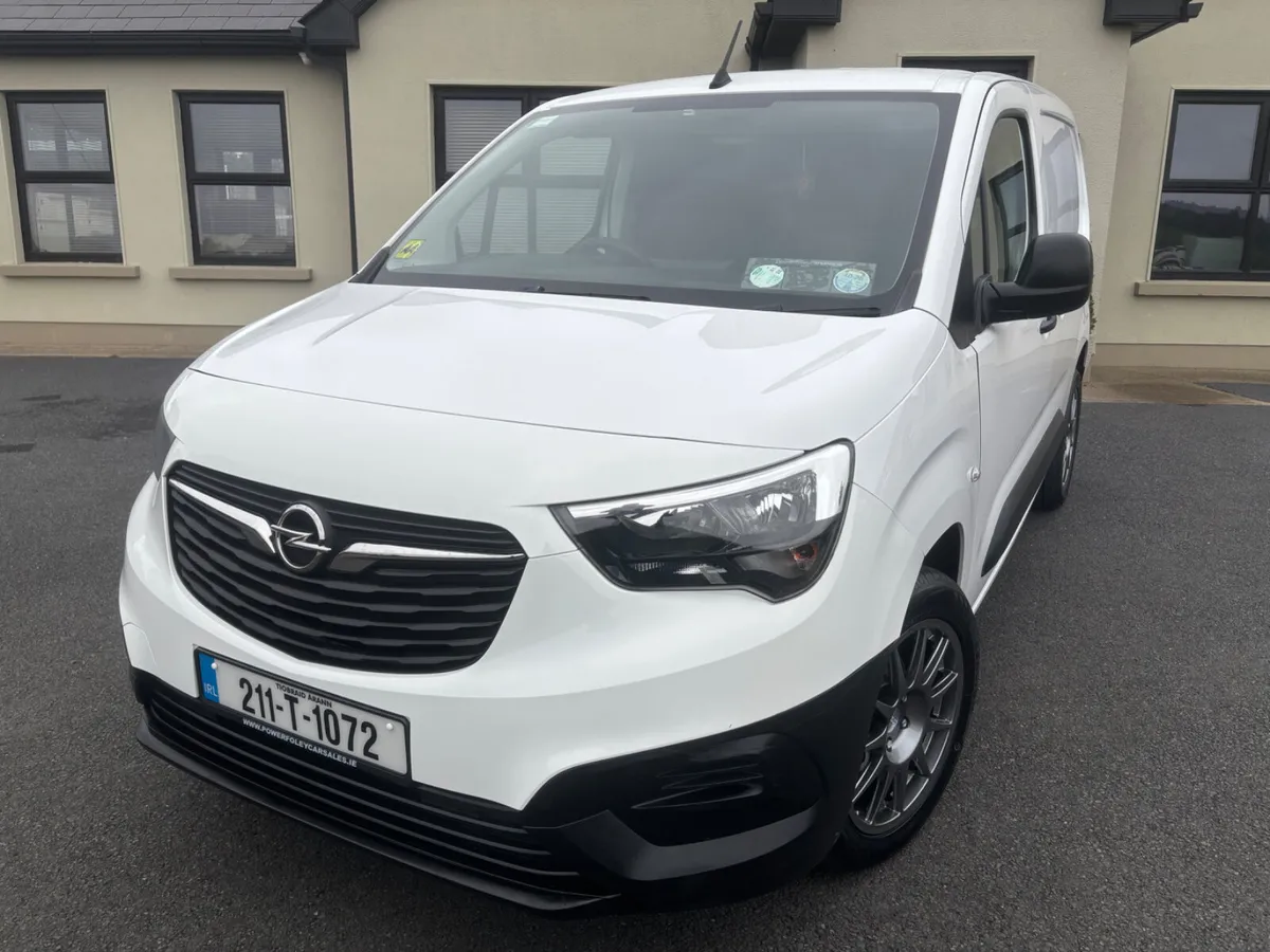 2021 (211)Opel Combo 1.5 Diesel (3 Seater) - Image 1