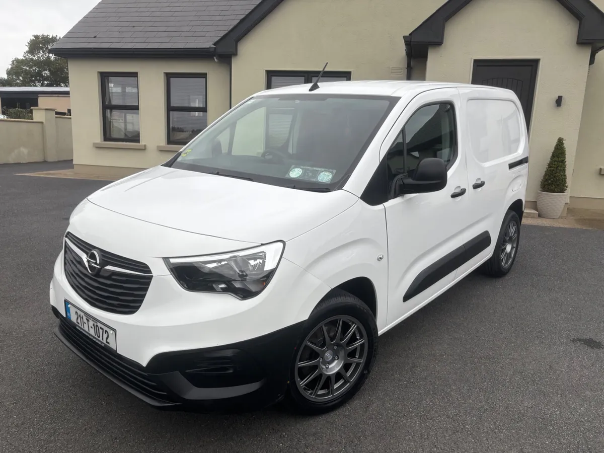 2021 (211)Opel Combo 1.5 Diesel (3 Seater) - Image 2