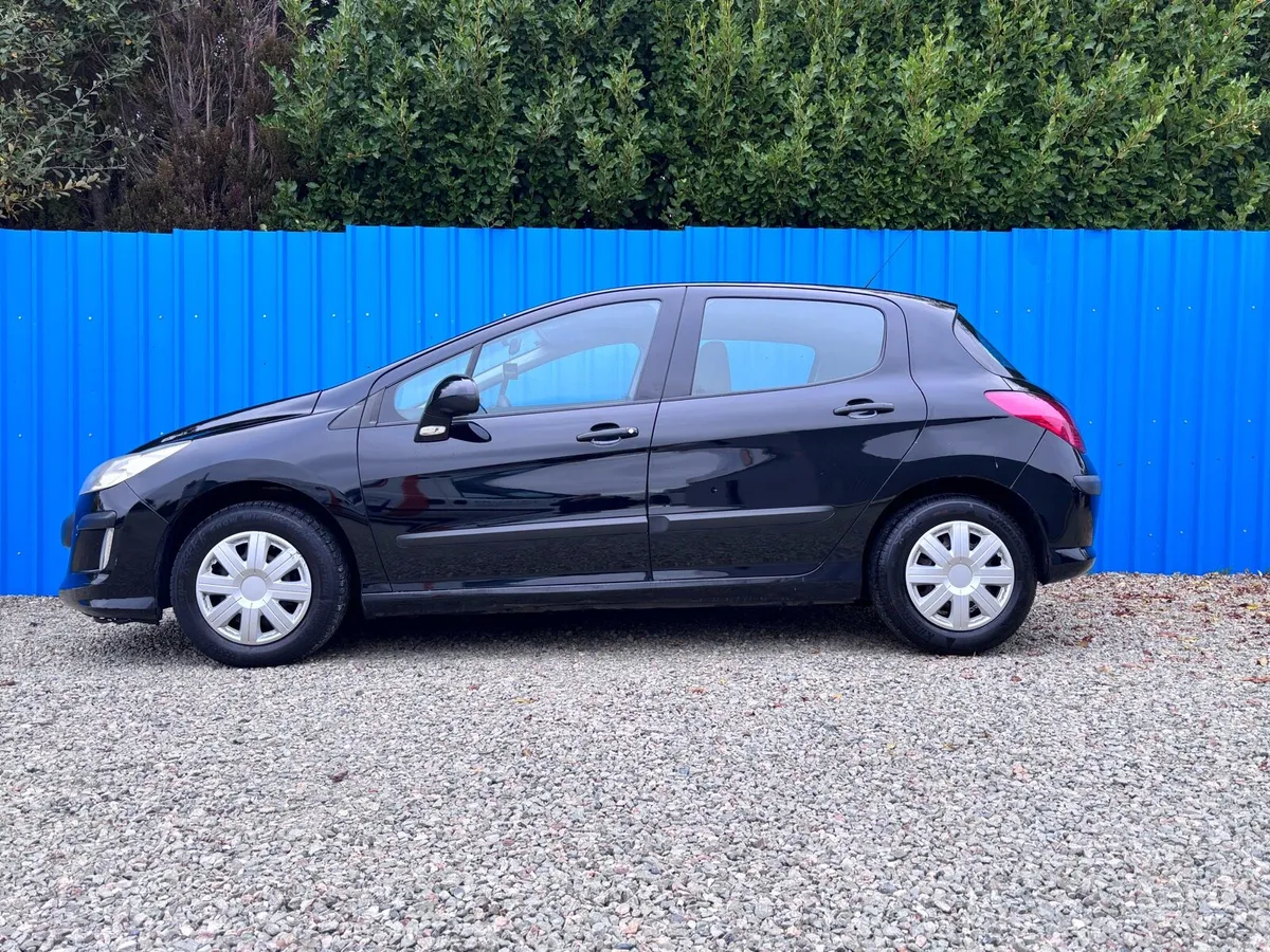 Peugeot 308 - Image 4