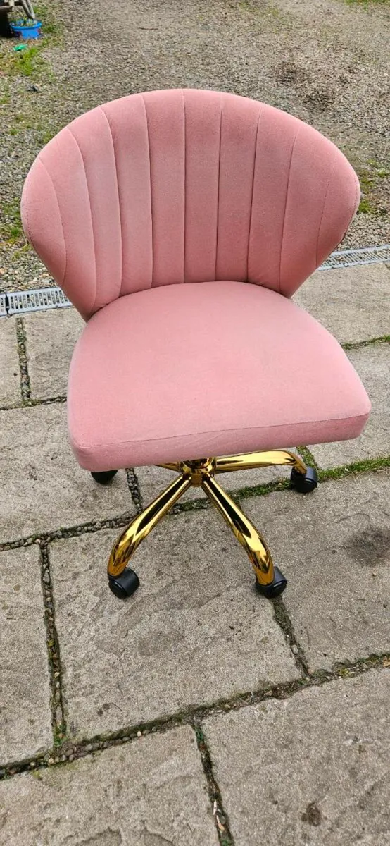 Office Chair - Image 1