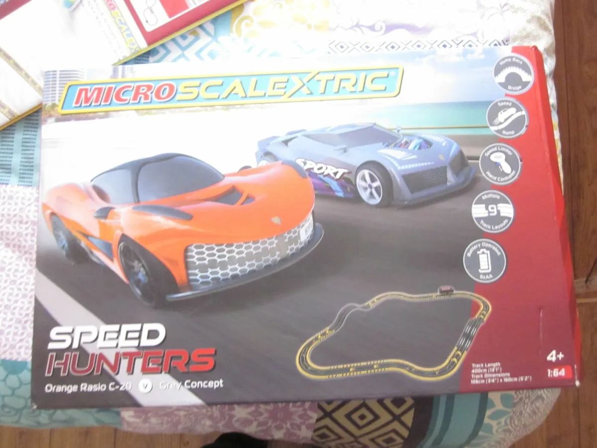 Micro Scalextric Speed Hunters 2 Car Set G1164 - Image 1
