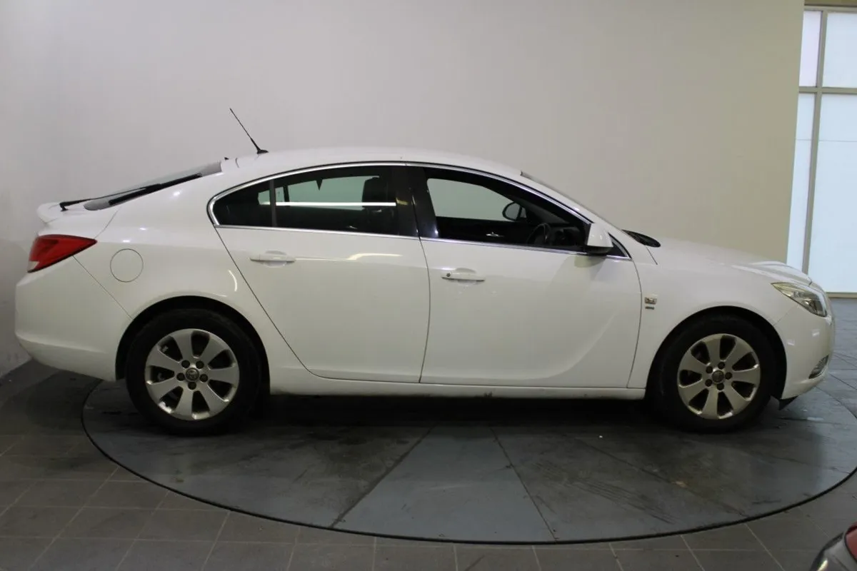 Vauxhall Insignia 2.0 Cdti 128HP - Image 4