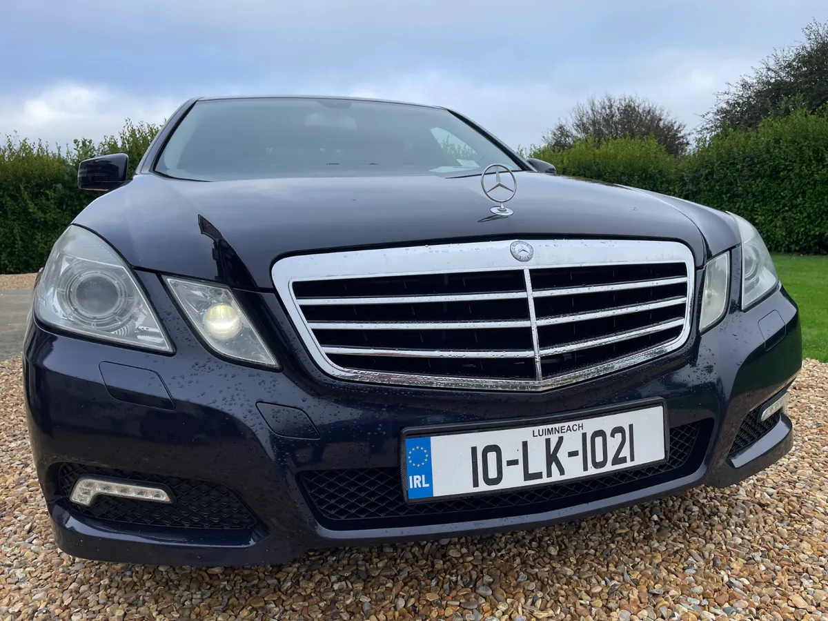Mercedes-Benz E-Class 2010 - Image 4