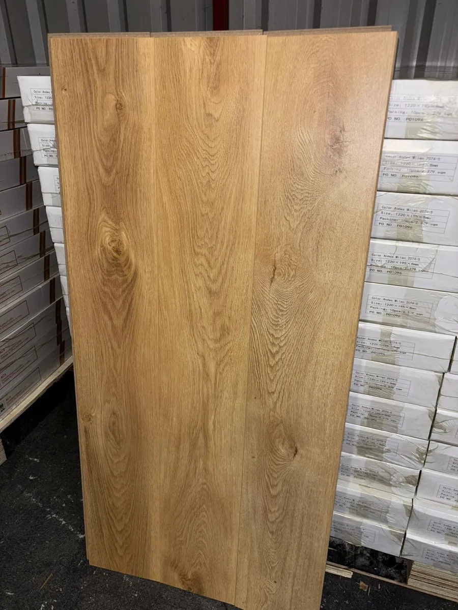 New 8MM FLOORING - Image 2