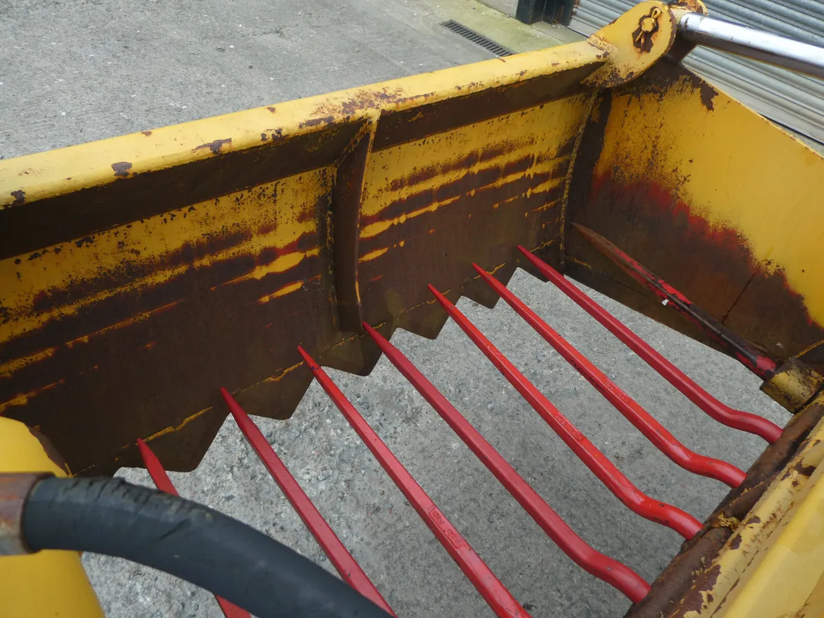 Selection of Used Sheargrabs - Image 2