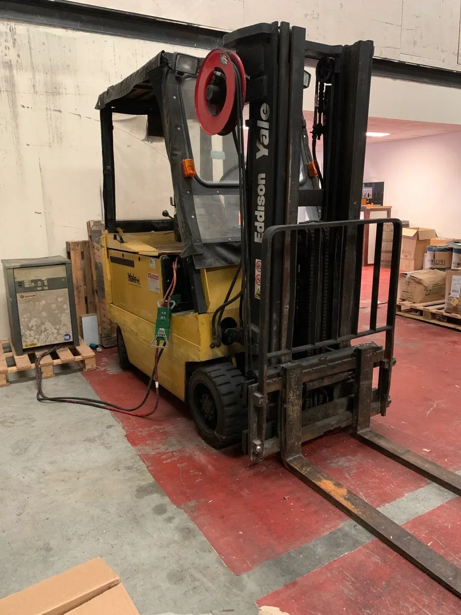 Yale 2.5 Tonne Electric Forklift - Image 2