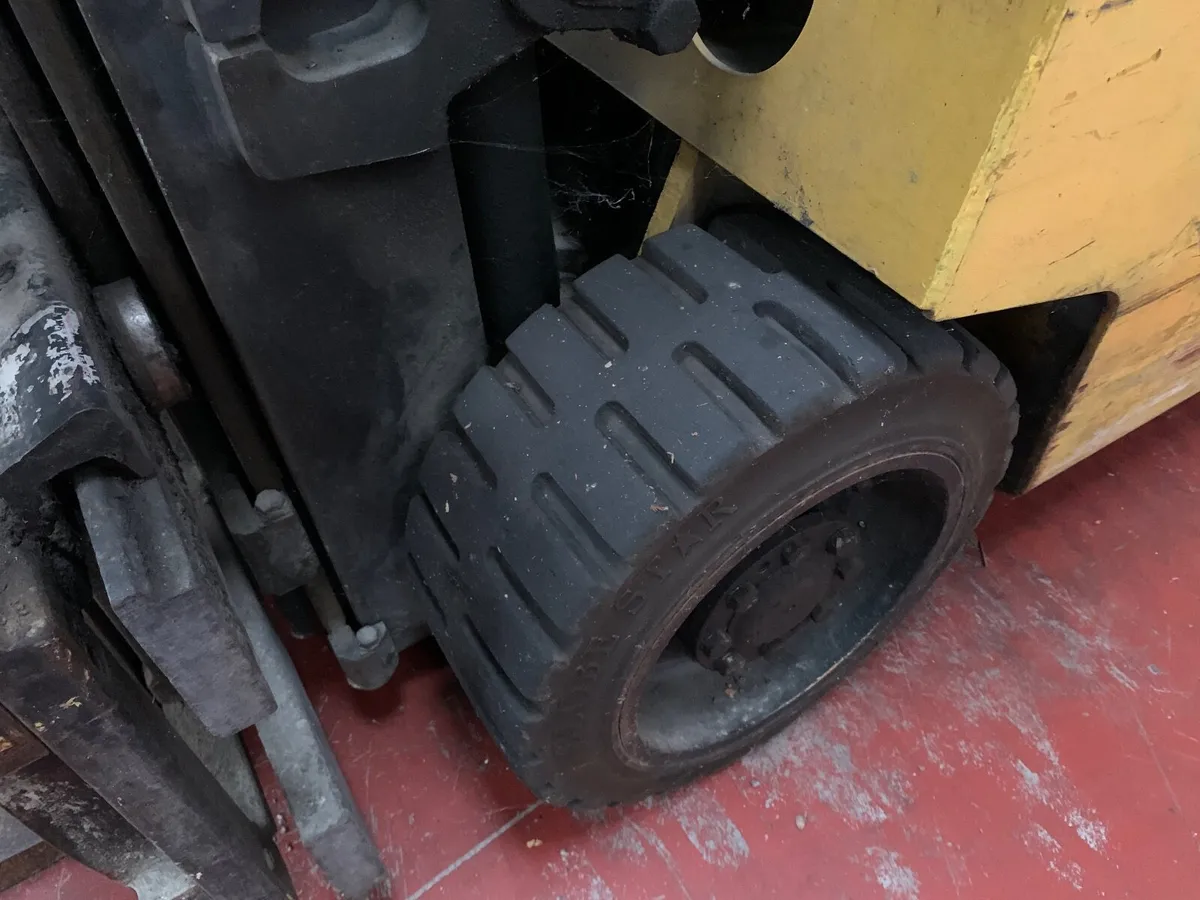 Yale 2.5 Tonne Electric Forklift - Image 3