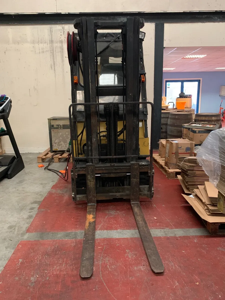 Yale 2.5 Tonne Electric Forklift - Image 4