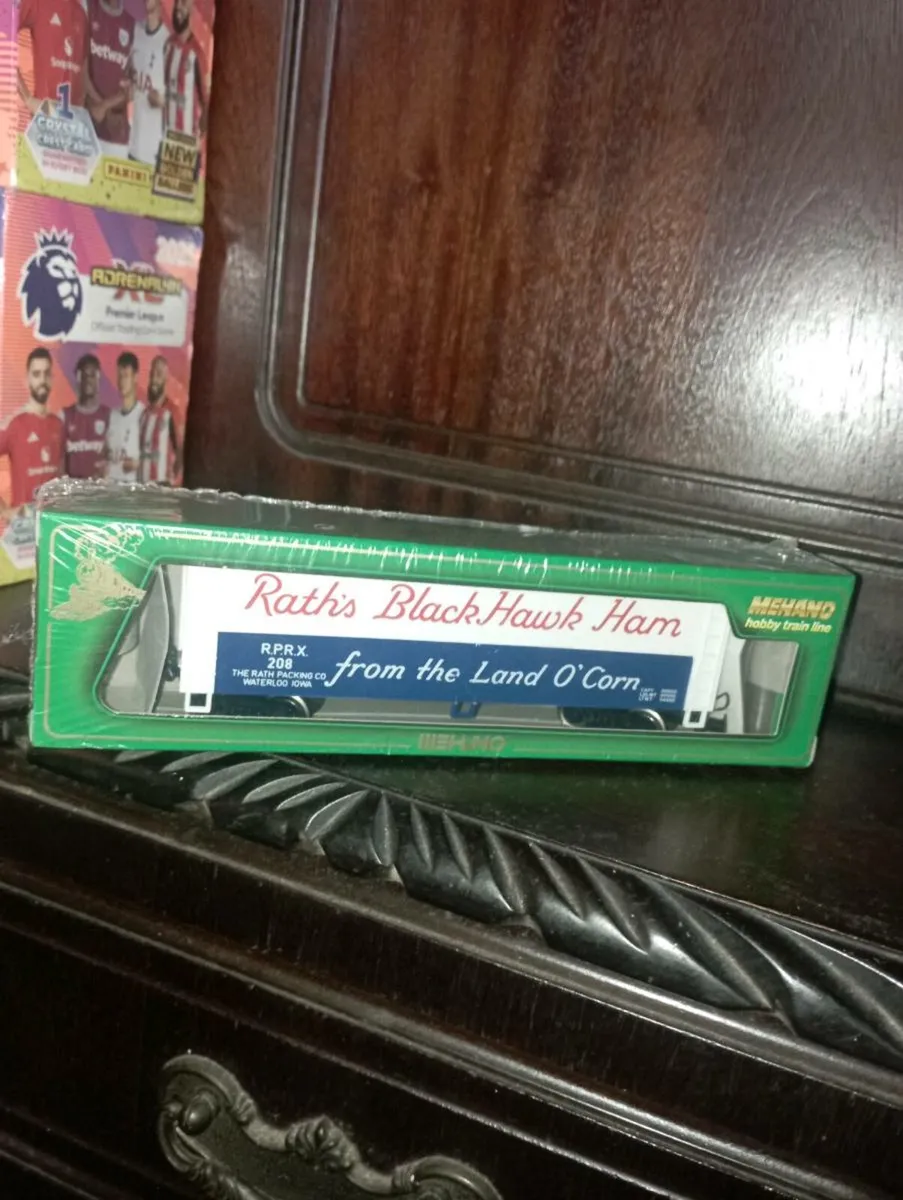 HO  SCALE LOCOMOTIVE 1 -87 SCALE AMERICAN MODLES - Image 1