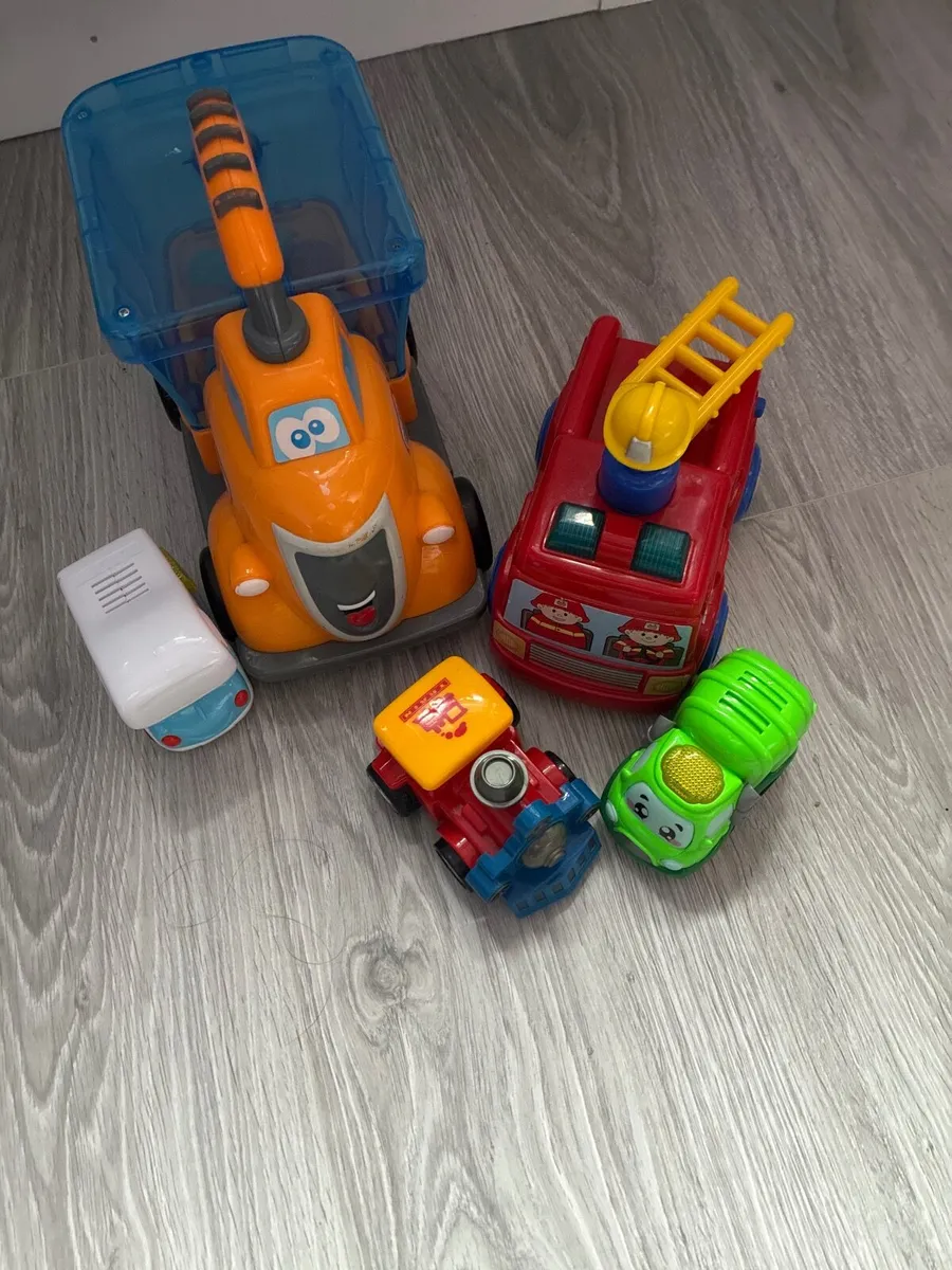 Children’s toy vehicle set