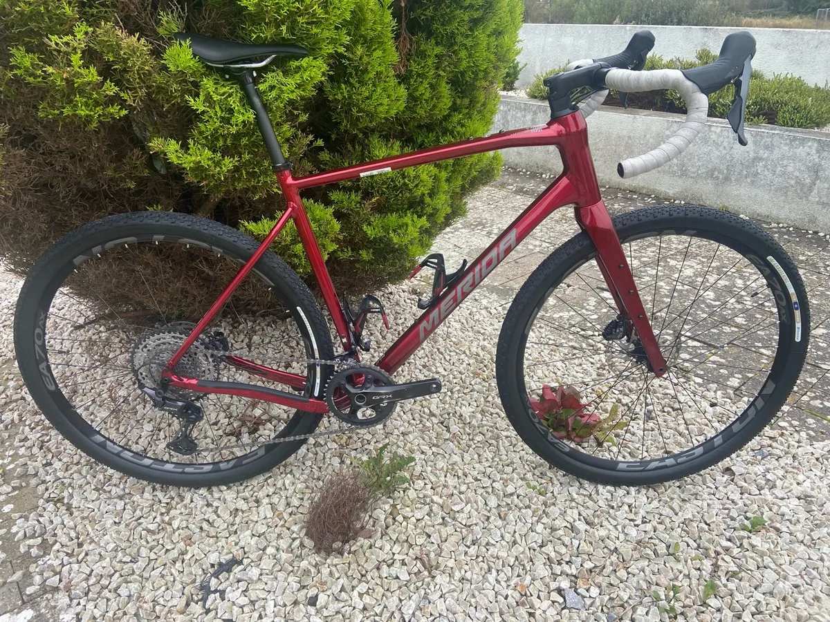 GRAVEL BIKE - Image 1