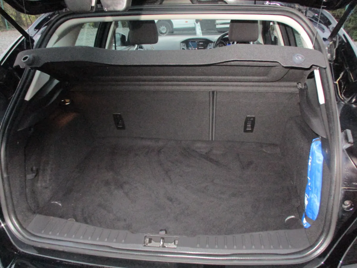 Ford Focus 20171.5 TDCI TITIANUM SPEC - Image 4