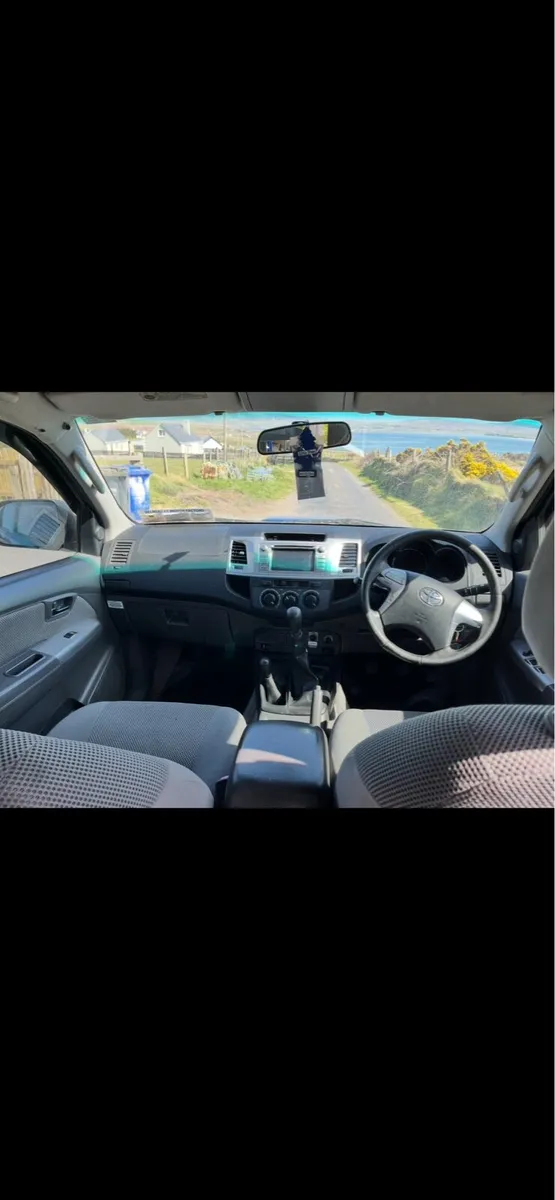 Toyota Hilux - Image 4