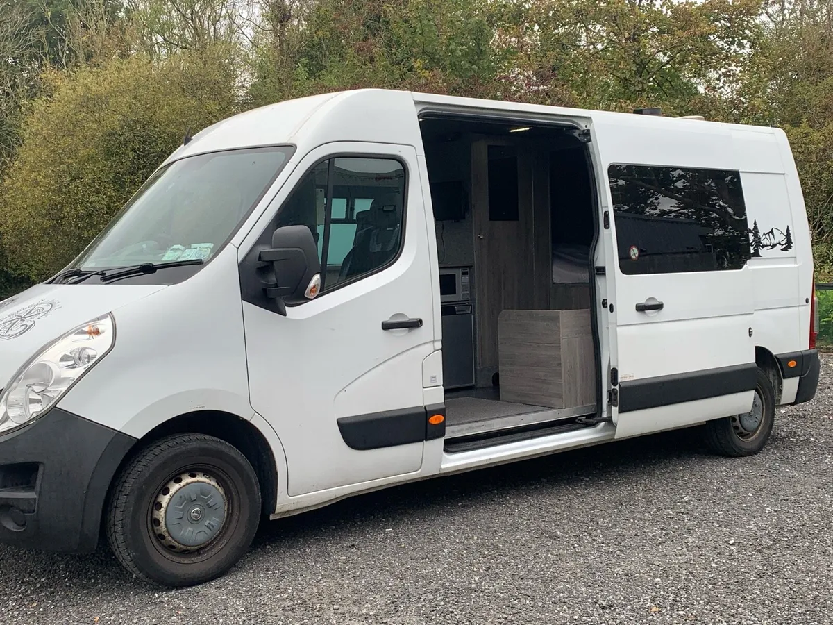 Camper van - Image 2