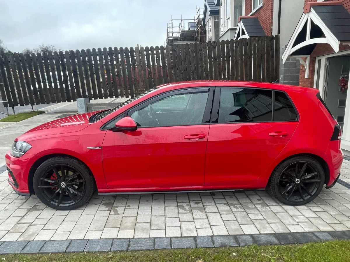 2018 Volkswagen Golf R Line - Image 4