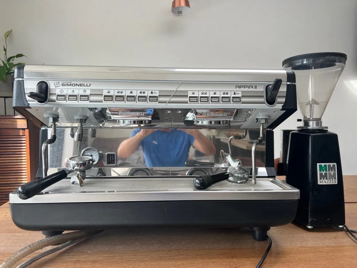Nuova Simonelli Appia Auto II 2GR Coffee Machine - Image 1