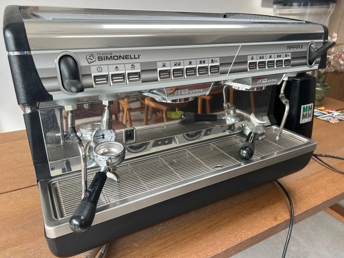Nuova Simonelli Appia Auto II 2GR Coffee Machine - Image 2