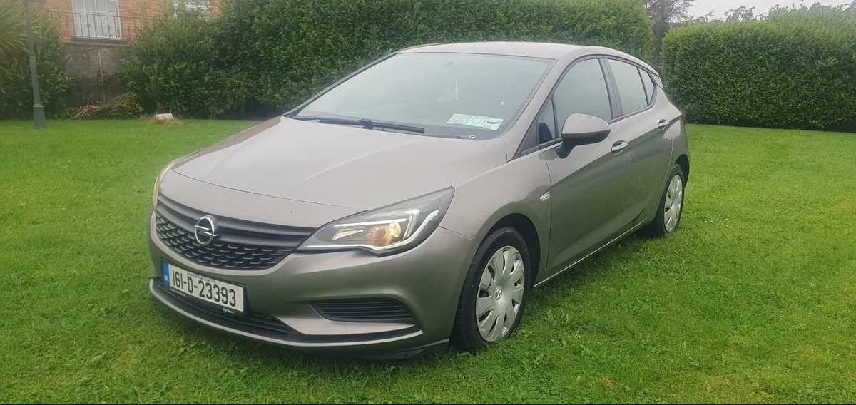Opel Astra 2016 new shape - Image 2