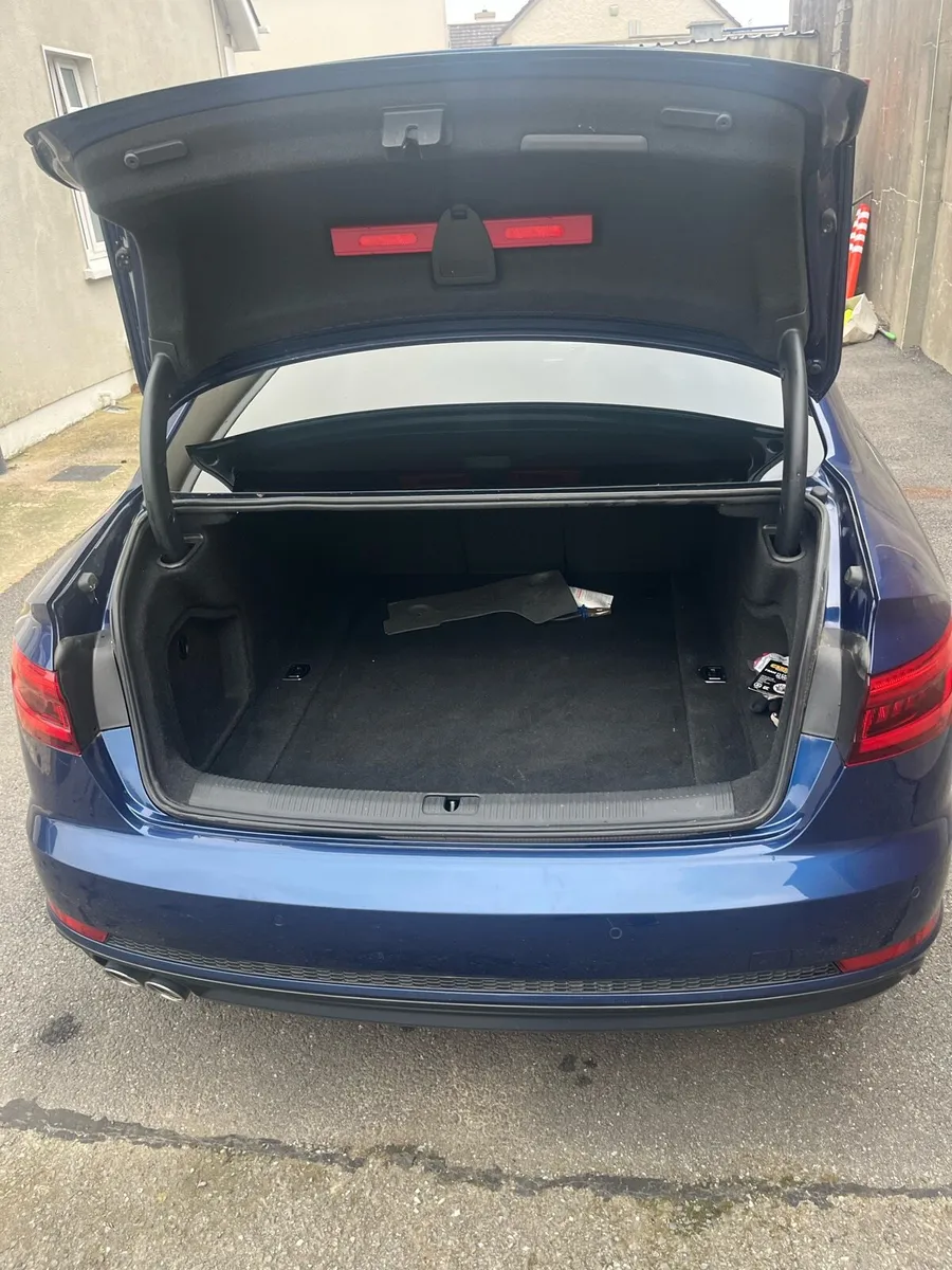 Car - Image 4