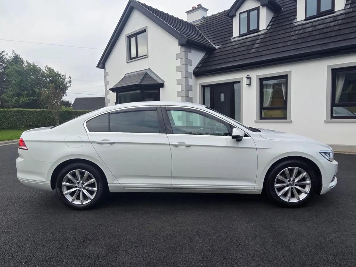 2018 VOLKWAGEN PASSAT SE AUTOMATIC - Image 4