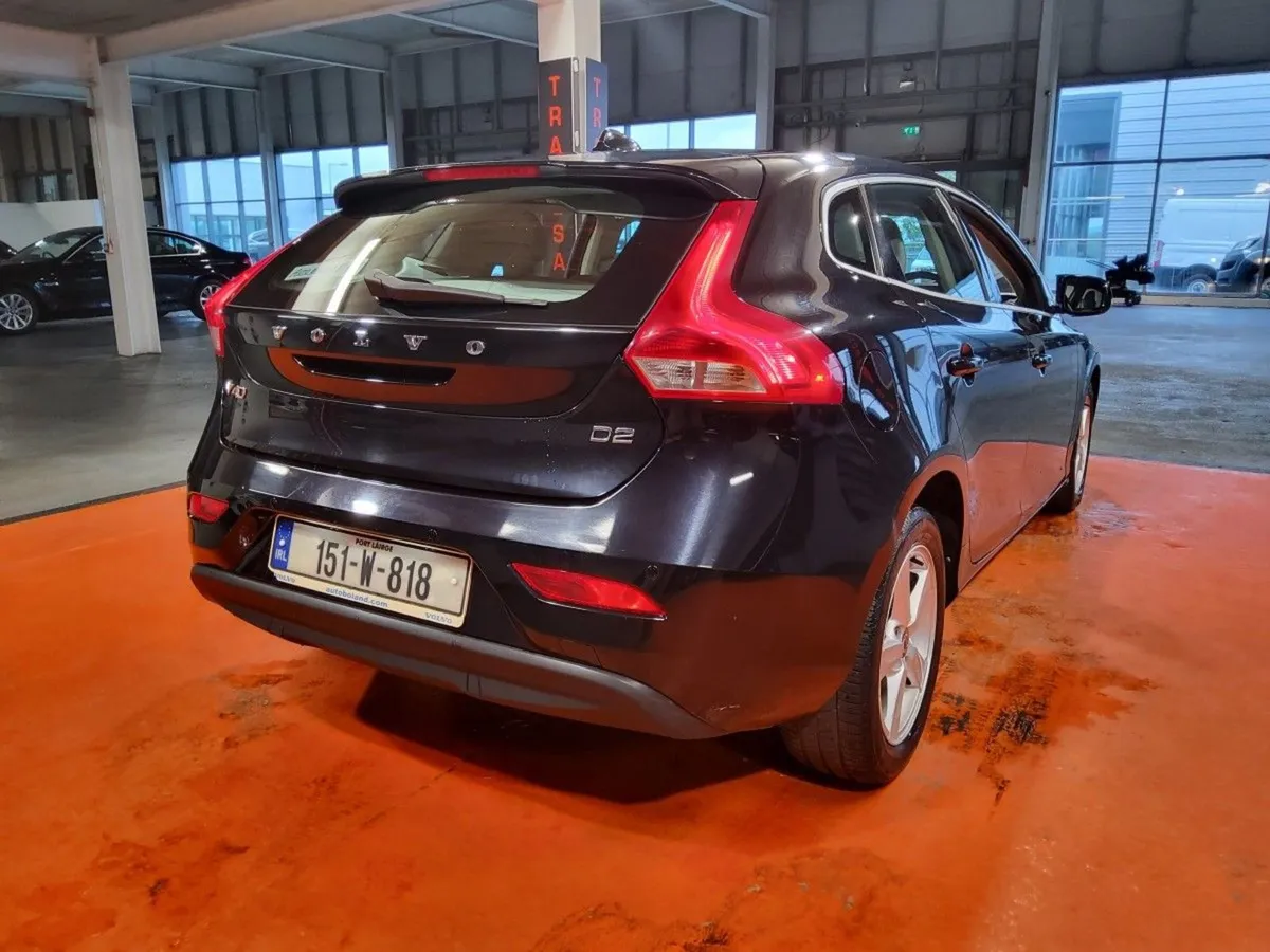 Volvo V40 1.6 D2 (115hp) SE Leather - Image 4