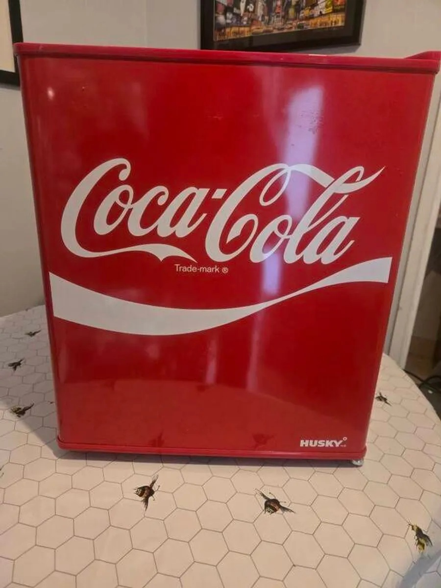 Mini fridge - Image 1