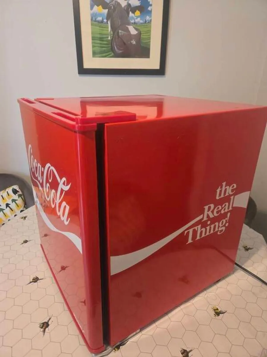 Mini fridge - Image 2