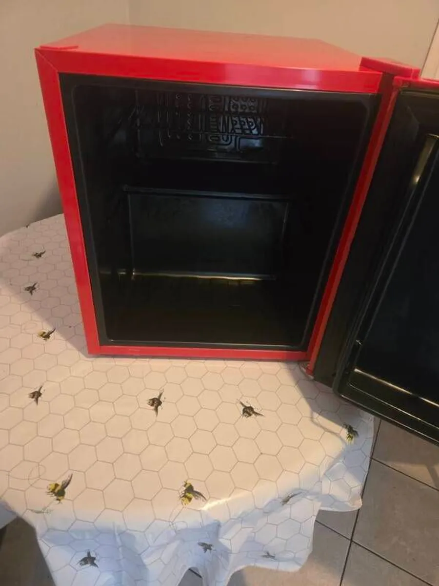 Mini fridge - Image 3