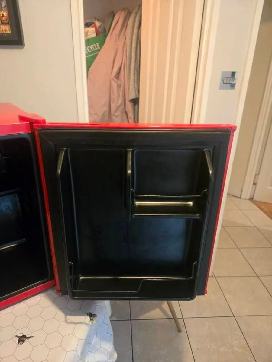 Mini fridge - Image 4
