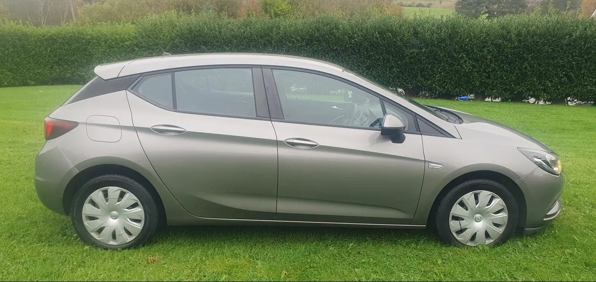 Opel Astra 2016 new shape - Image 2