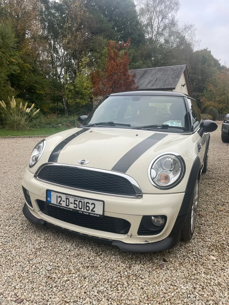 Motor car - Image 1