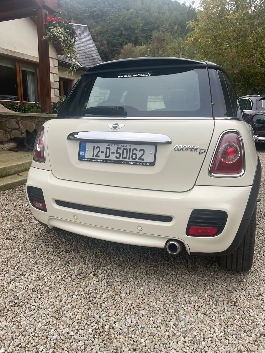 Motor car - Image 4