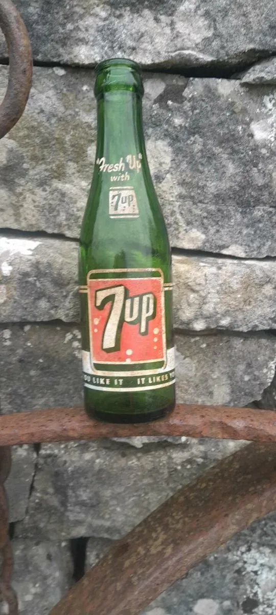 Antique 7up bottle - Image 1