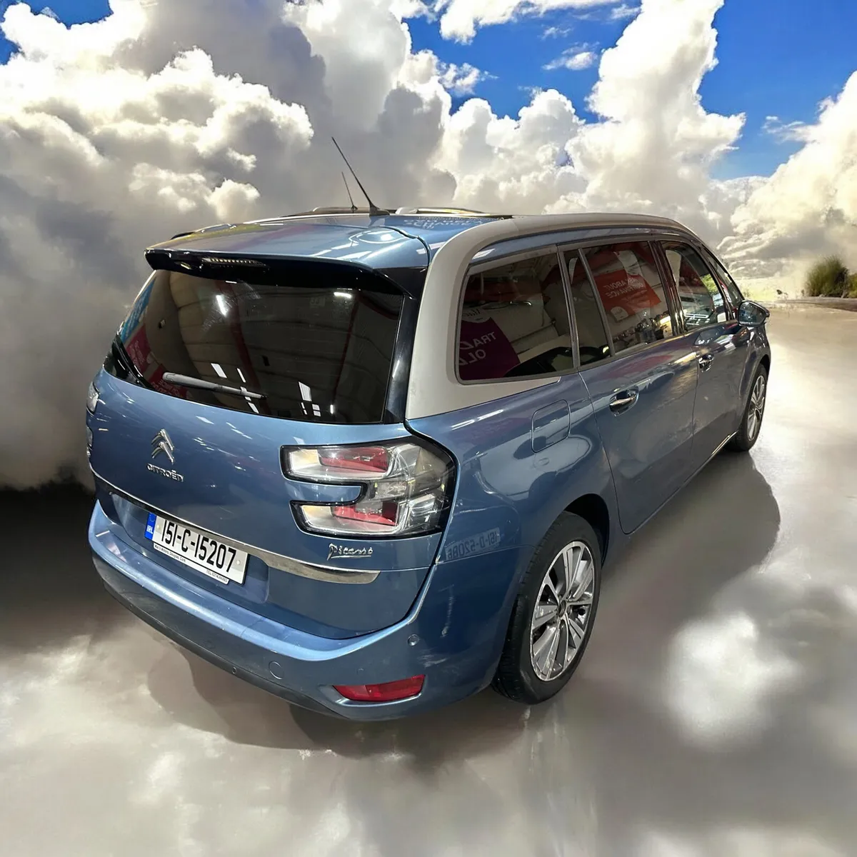 2015 Citroen C4 Grand e-HDi 115 Airdream 6-spd man - Image 2