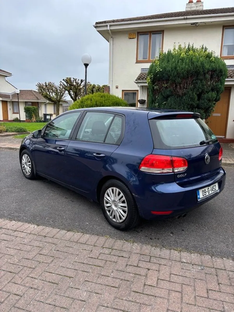 2009 Volkswagen Golf - Image 1