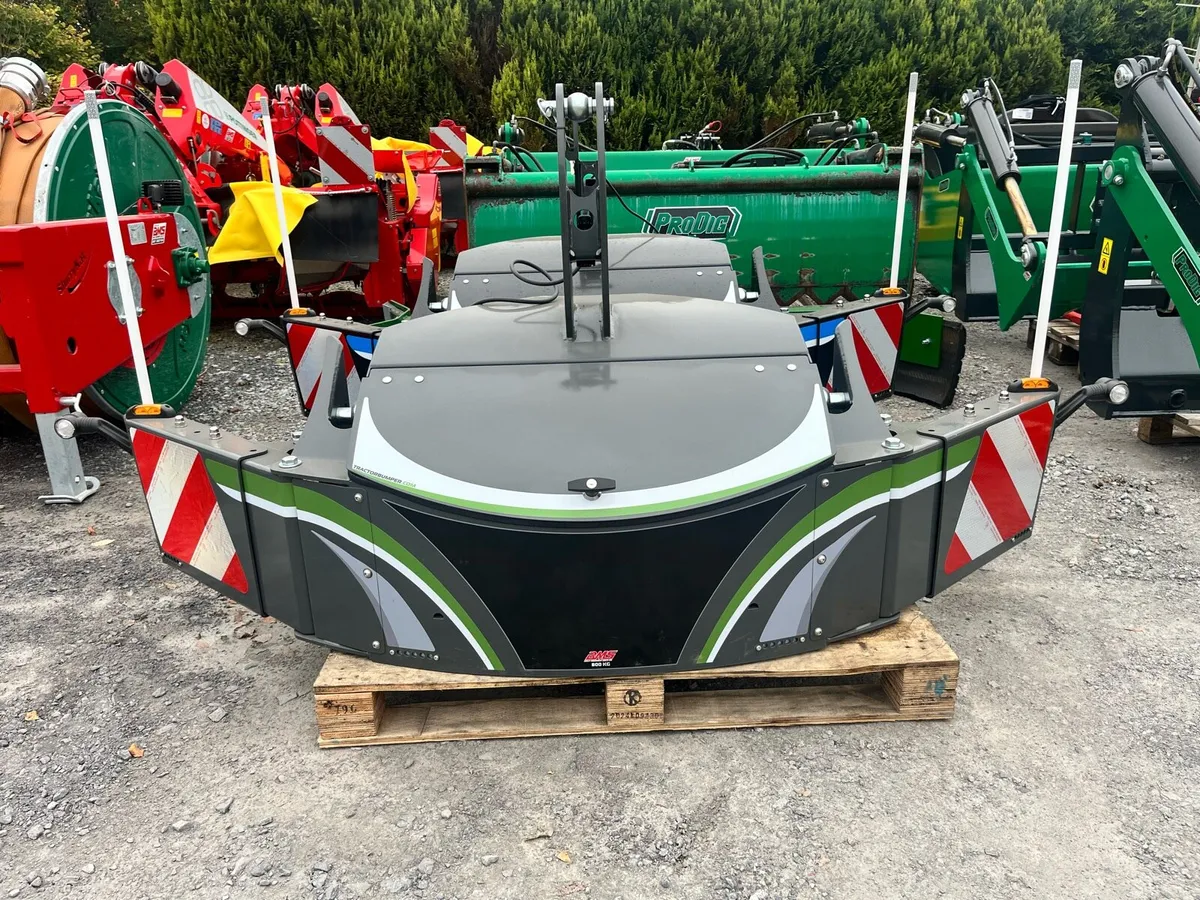 800kg Fendt Tractor Bumper - Image 1