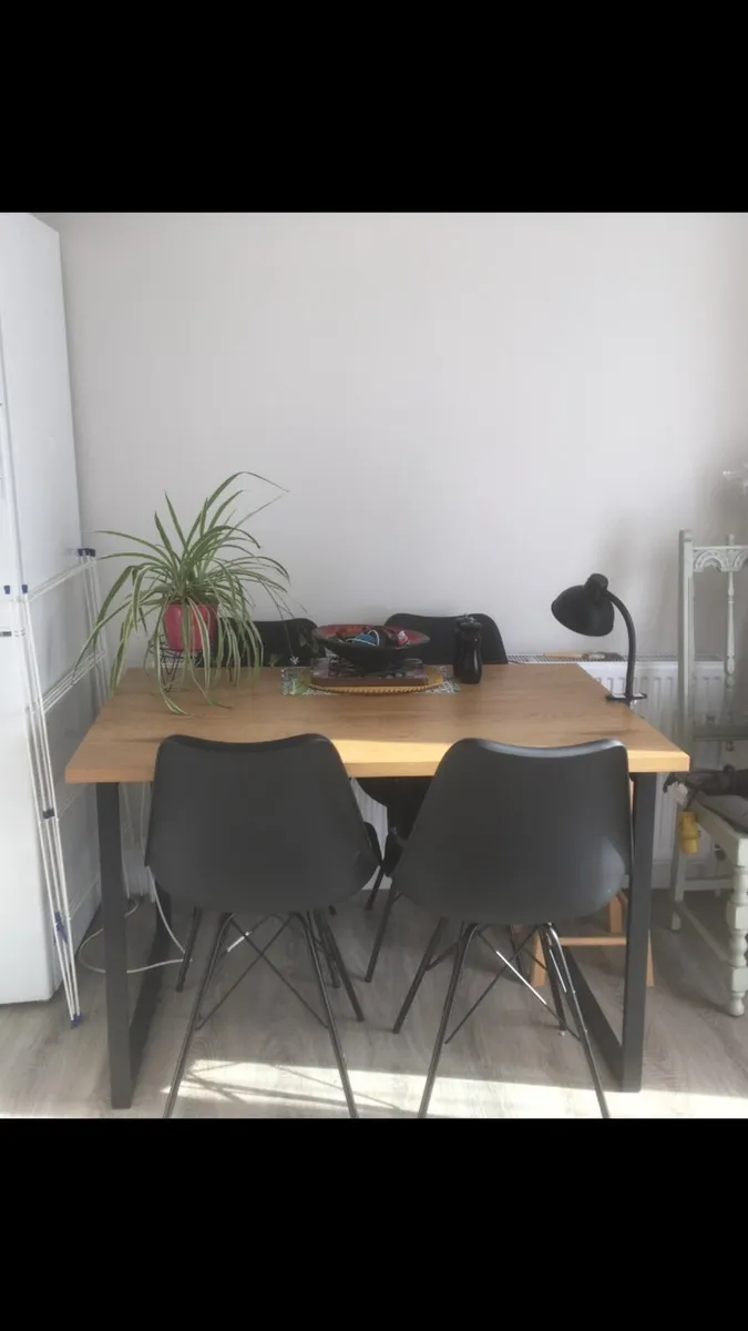 Kitchen table - Image 2